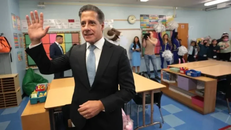 FBI Investigates Prominent Education Leader Alberto Carvalho