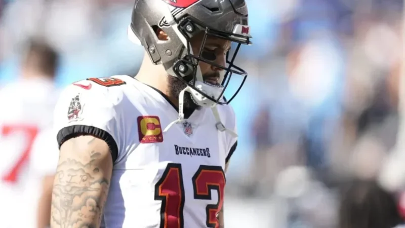 Four Teams Show Interest in Mike Evans