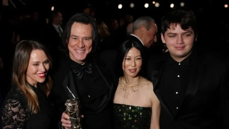 Jim Carrey Thanks Girlfriend Minzi at Cesar Awards After Years Together