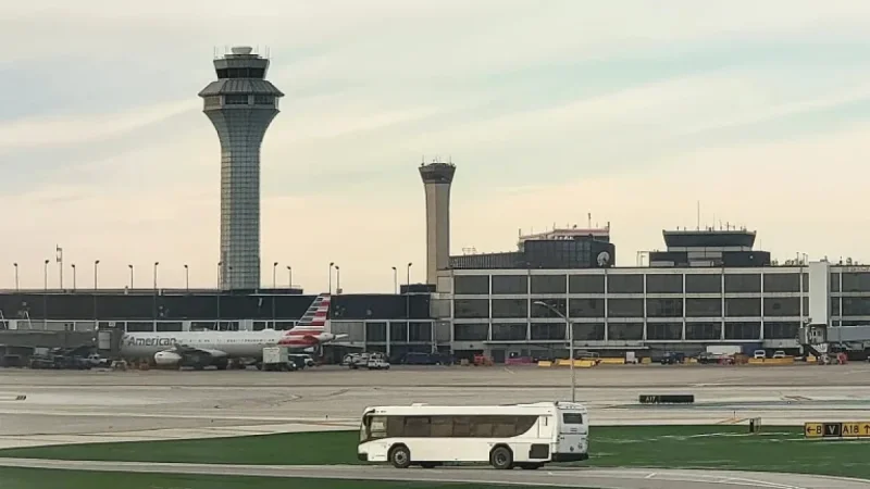 FAA Mandates Significant Flight Reductions at Chicago O’Hare Amid Airline Clash