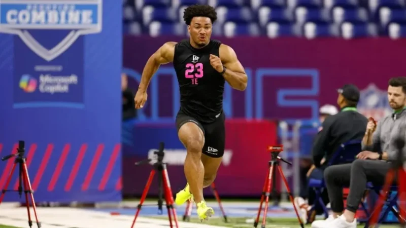 Kenyon Sadiq Sets Record for Fastest 40-Yard Dash by Tight End Since 2003