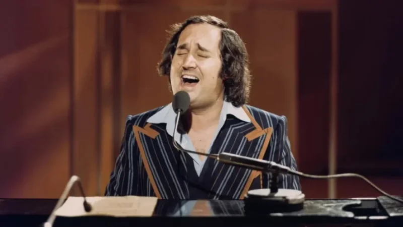 Legendary Songwriter Neil Sedaka Dies at 86