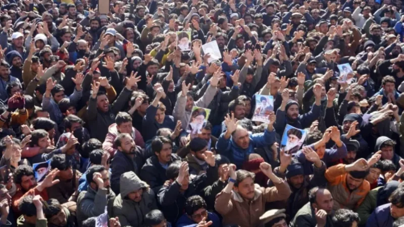 8 Killed as Pro-Iran Protest Erupts at US Consulate in Karachi