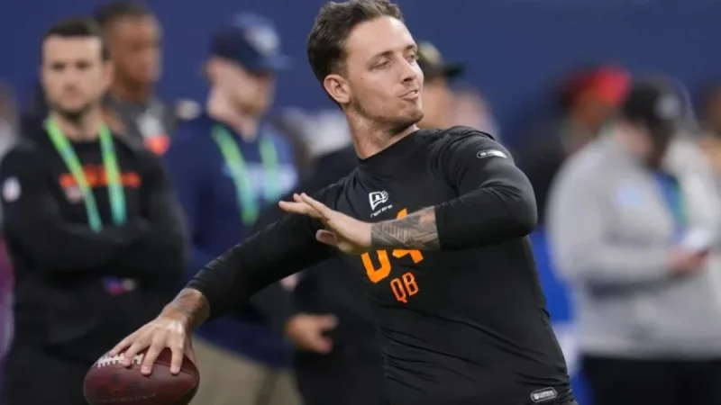 Crowd Boos Carson Beck at NFL Combine in Dramatic Scene