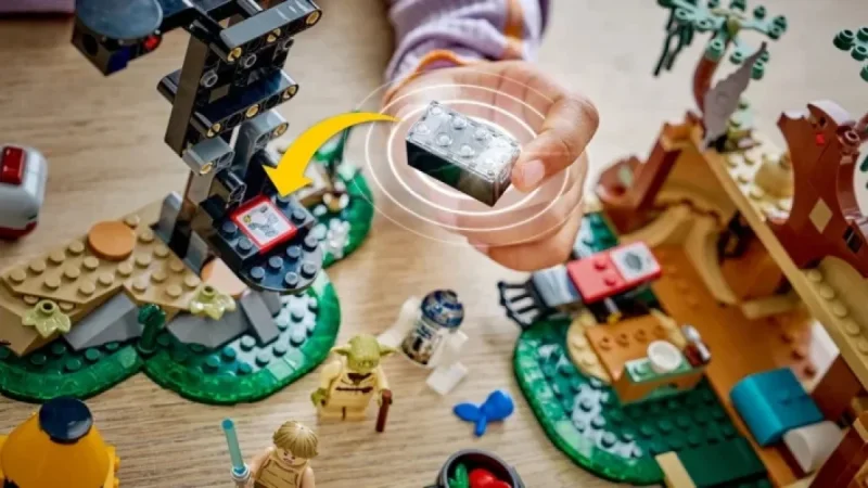 Lego Unveils Smart Brick, Transforming New Star Wars Sets