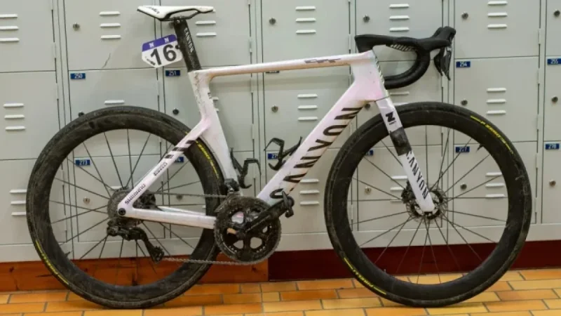 Mathieu van der Poel Triumphs at Omloop Het Nieuwsblad on New Canyon Aeroad and Shimano Wheels