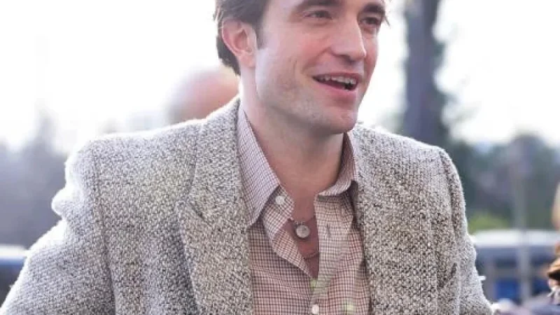 Zendaya Impresses Robert Pattinson with Drama Set Visits on Days Off
