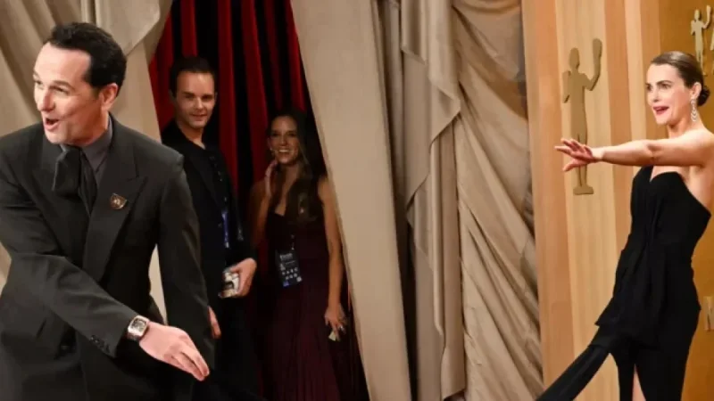 Keri Russell and Matthew Rhys Charm on Actor Awards Red Carpet