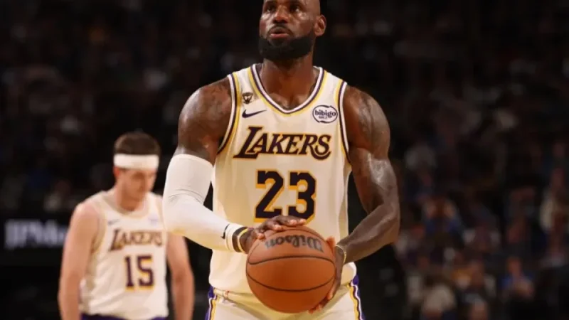 LeBron James Leads Lakers Against Kings in Back-to-Back Finale