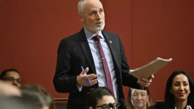 Québec Solidaire’s Vincent Marissal to Exit Politics at Term End