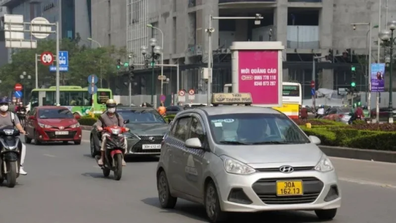 Time to Redefine Hanoi’s Taxi Regulations?