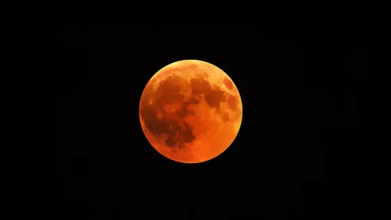Total Lunar Eclipse to Illuminate Quebec Sky in Red on Tuesday Night