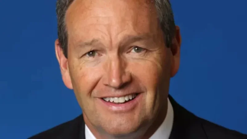 UK Athletic Director Mitch Barnhart Reportedly Announces Retirement