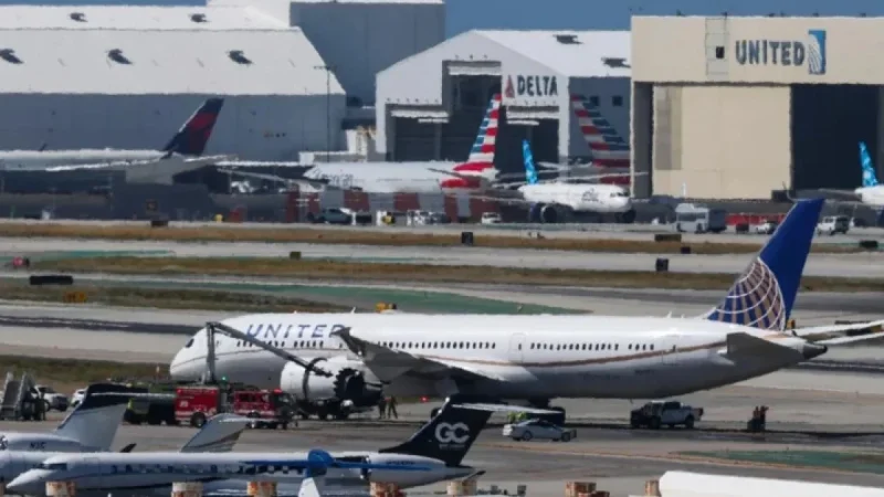 United Flight Lands Safely at LAX Following Engine Fire Alert