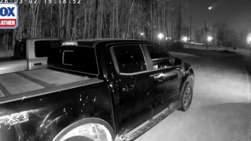 Meteor fireball over Louisiana as March night sky lights up