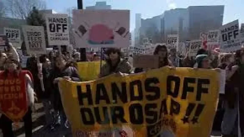 Osap Protest as Ontario students rally at Queen’s Park after funding changes