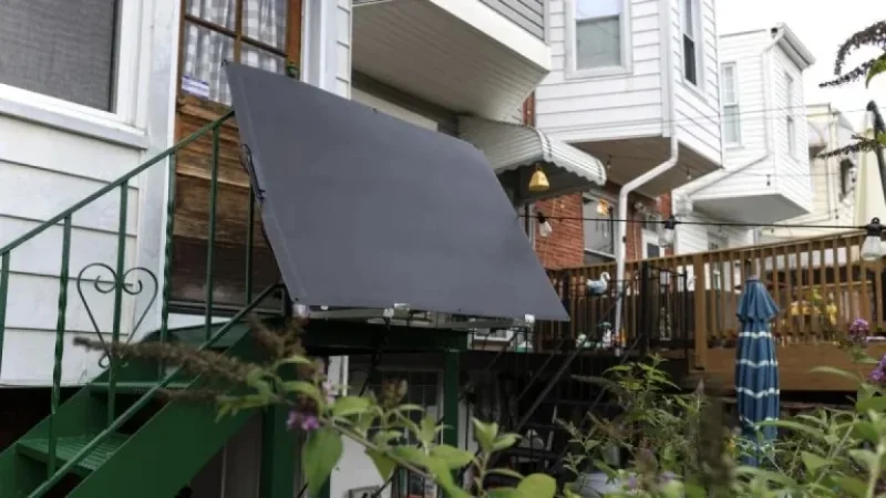 Americans Quietly Install DIY Solar Systems Amid Rising Electricity Prices