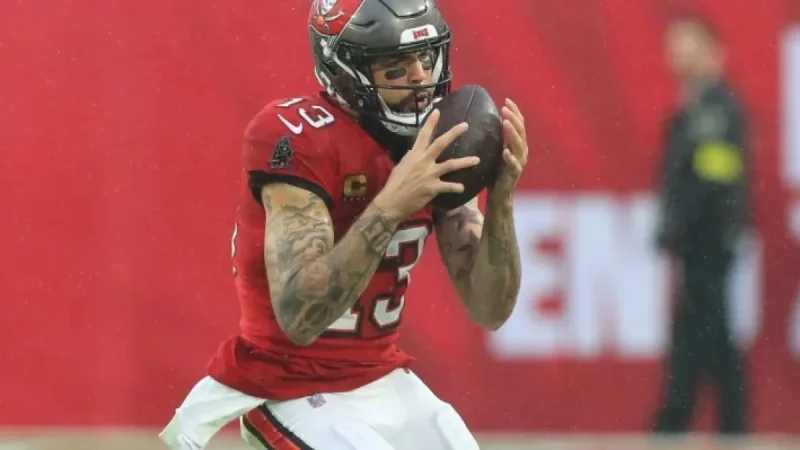 49ers Emerge as Contenders for Mike Evans Acquisition