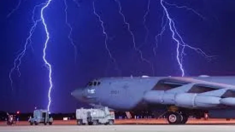 Centcom and the oldest bomber: a night of strikes, video, and the weight of “control the skies”