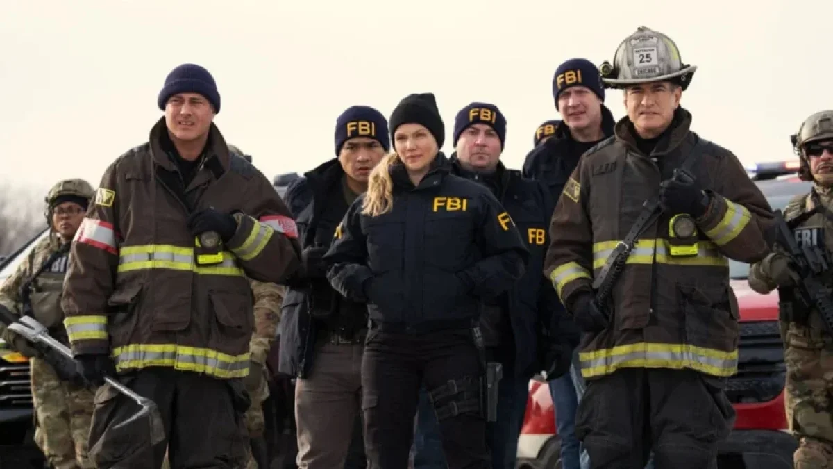Upstead Rings Chicago Pd Crossover Reveals Upstead Opening — A Reunion That Reframes ...