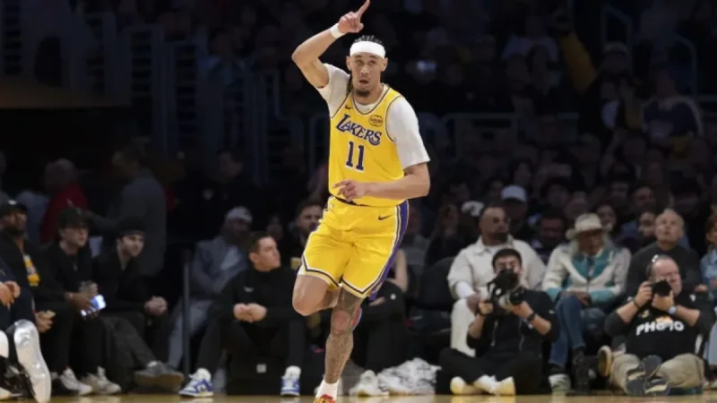 Jaxson Hayes and the night a backup role became the Lakers’ closing answer