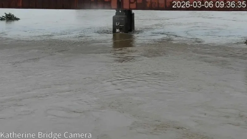 Katherine Flooding as rivers rise rapidly and hospital is evacuated