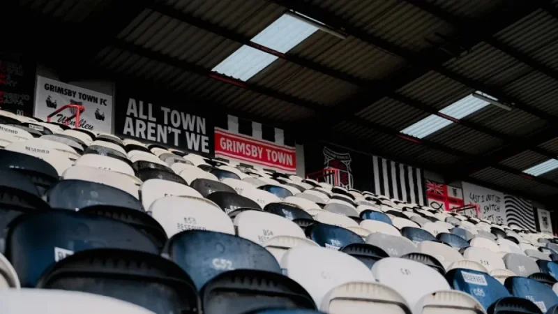 Grimsby Town Vs Bromley — Saturday 7 March 2026 lunchtime inflection at Blundell Park