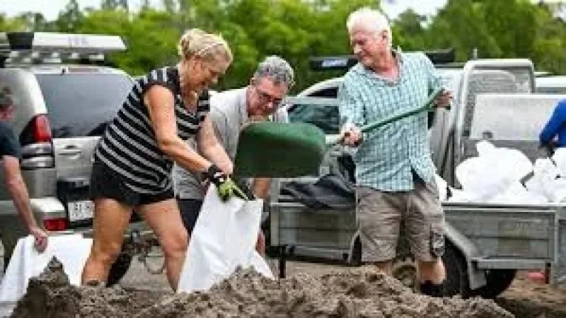 Australia Heavy Rainfall Forecast: 3 Alarming Headlines as Brisbane Battles Floods