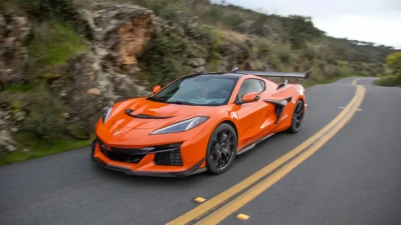 Corvette ZR1X Hybrid Outperforms Ferrari and McLaren on Track and Showroom