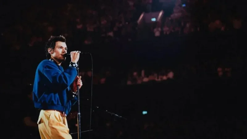 Harry Styles Tom reveals a funky existential crisis and a chart paradox