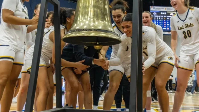 Kent senior Mya Babbitt’s 27 powers senior day win and a team’s quiet turning point