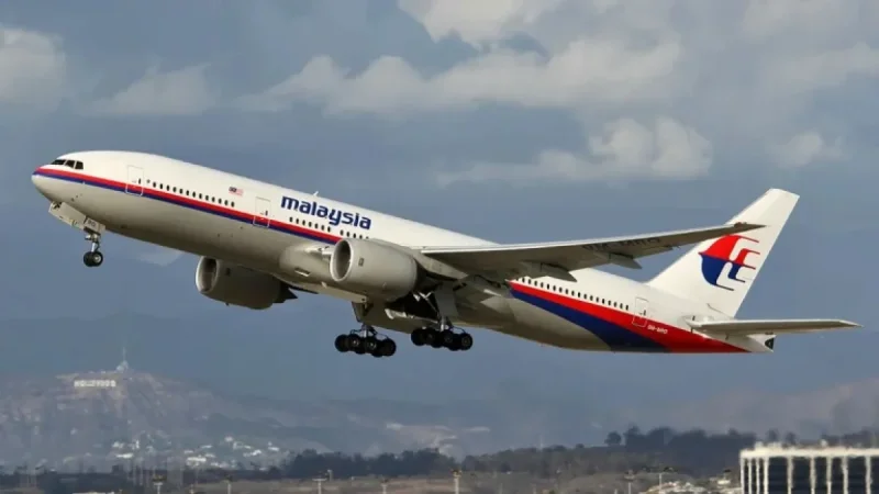 Malaysia Airlines Flight 370: New update as deep-sea search yields no finds, families urge extension