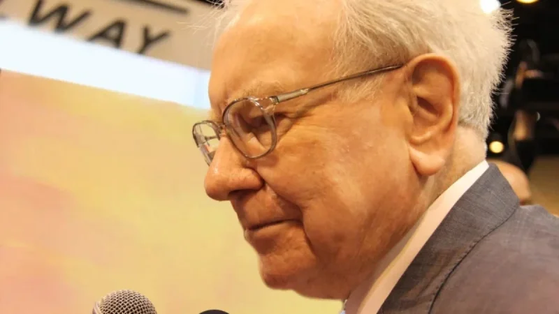 Stock Market Crash: Buffett’s ‘Playing With Fire’ Warning and Why Next Week Isn’t Certain