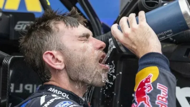 Supercars shock: Feeney retakes title lead as Payne’s 30-point cushion collapses