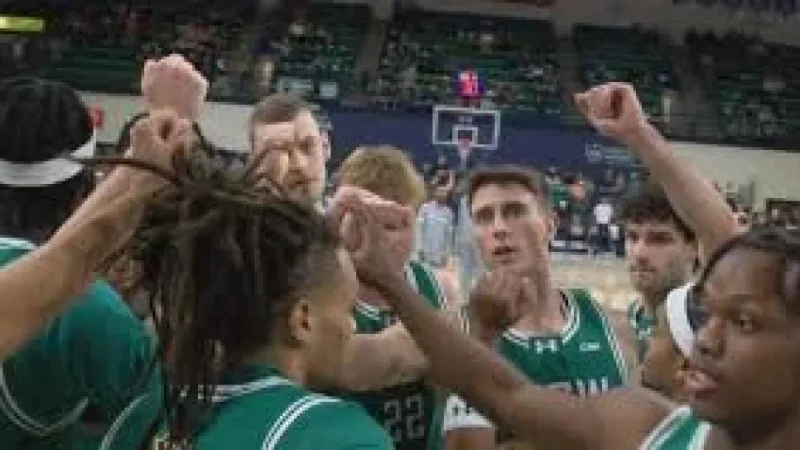 Uncw Basketball faces a three-wins-in-three-days test as UNCW opens CAA title defense