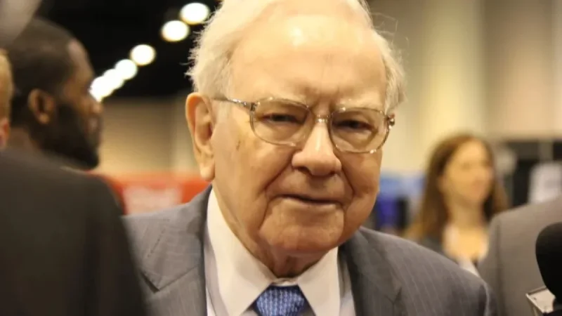 Warren Buffett Sells $4.5B in AI Stocks, Invests in 174-Year-Old Firm