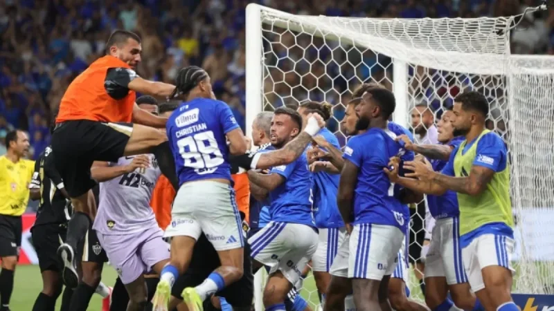 Cruzeiro Final Turned Into Mass Brawl: Players, a Referee and 23 Expulsions
