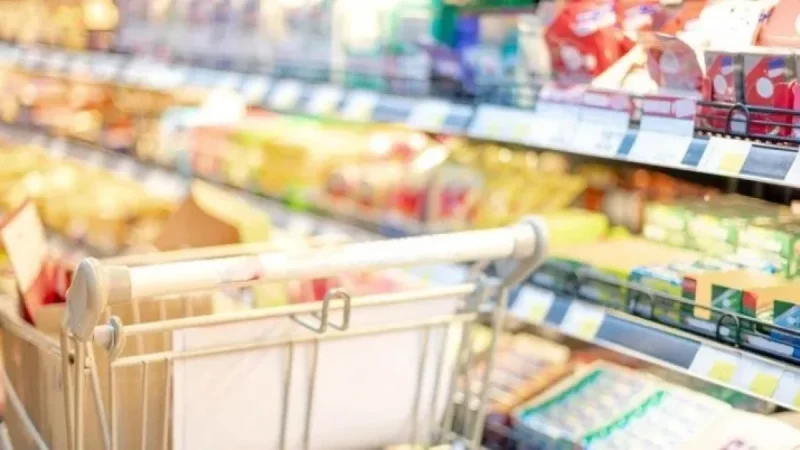 Dollarama Stock Sees a Price-Target Tug-of-War as It Moves Within the TSX Composite Index