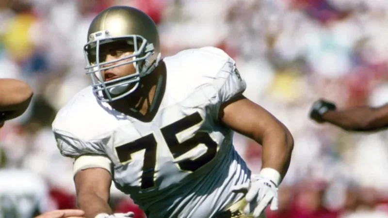 Notre Dame Legend Delivers Sincere Tribute to Lou Holtz
