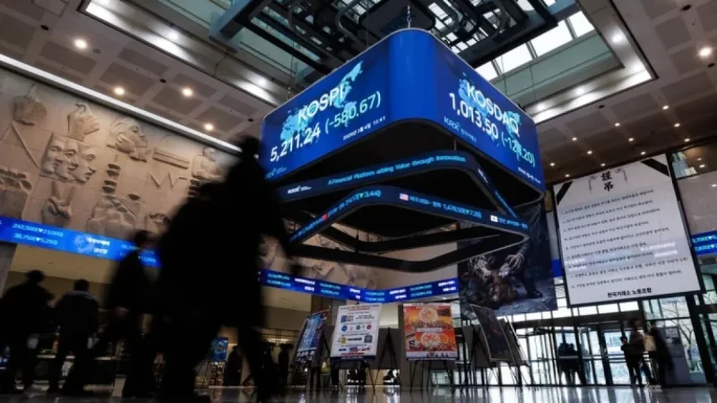 South Korean Stocks Plunge Amid Global Funds’ Sell-Off on Iran War Risks