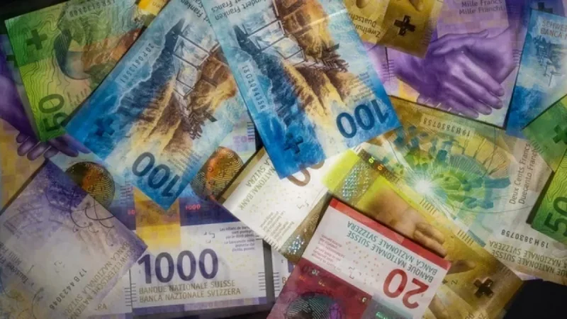 Swiss Vote Enshrines Cash Usage Right in Constitution – POLITICO