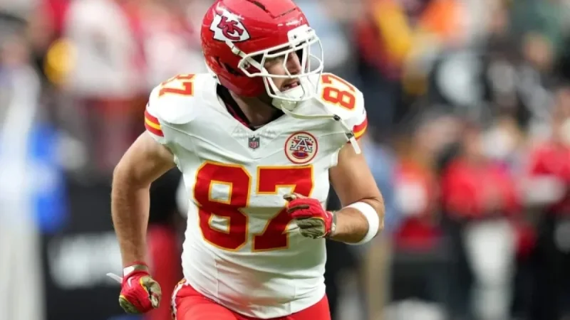 Travis Kelce to Enter 14th NFL Season, Chiefs Future Uncertain