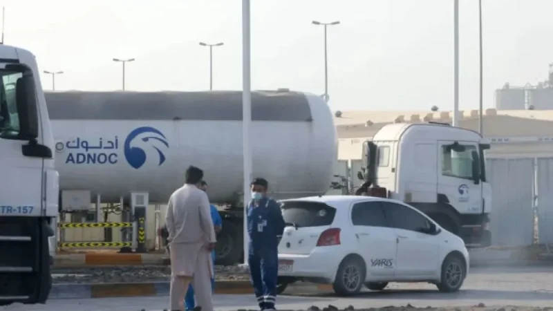 Gulf Giants Cutting Output Deepens Oil Market Chaos