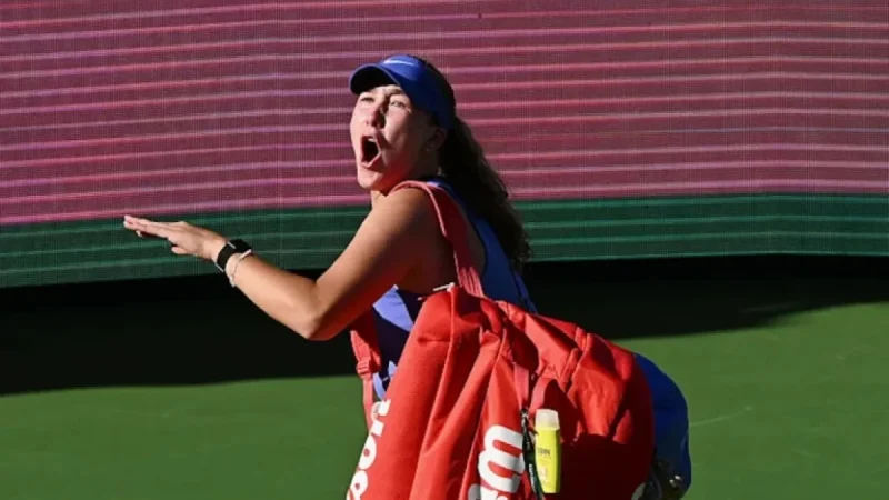Mirra Andreeva Meltdown: Punches Self, Curses Crowd During Match