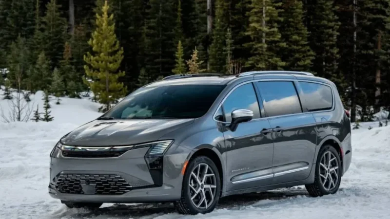 The 2027 Chrysler Pacifica Looks Like a Kia Knockoff — Orders Open for Windsor‑Built Model