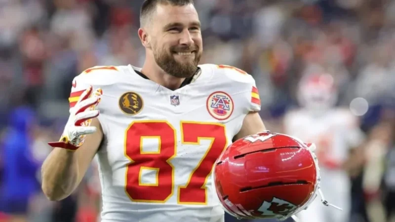 Travis Kelce, Chiefs Nearing $15 Million 1-Year Deal: Sources