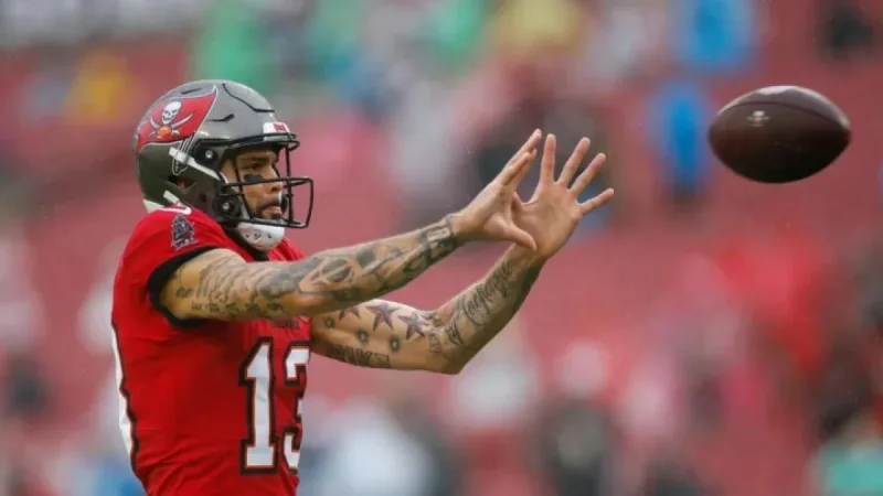 49ers Rely on Future Hall of Famer Mike Evans to Boost Offense