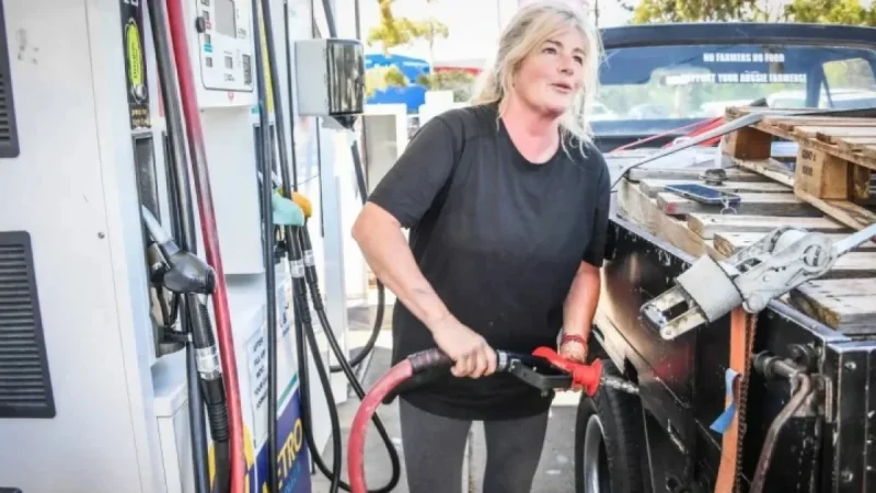 Diesel Fuel Shortage Australia: Docked Boats and Idle Tractors Trigger Panic Buying in Canberra