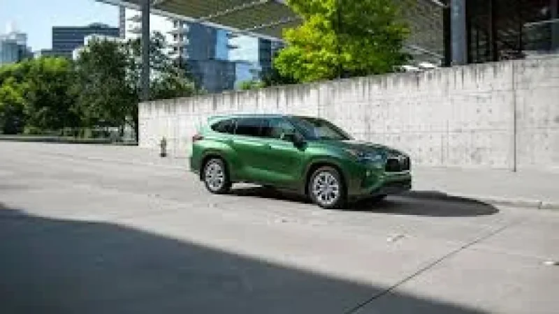 Toyota Highlander Recalls expose a hidden seat-back risk across 550,007 vehicles