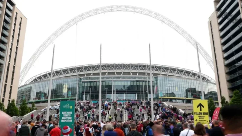 Ex-England, Arsenal and Chelsea footballer Amy Carr dies aged 35 after battle with brain tumour